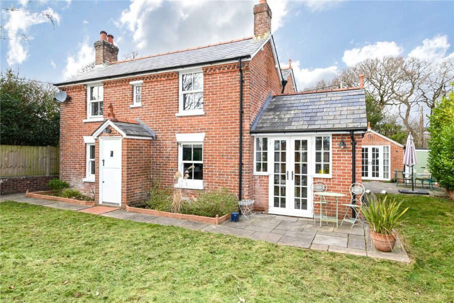 Bashley Road, Bashley, New Milton, Hampshire, BH25 5RY