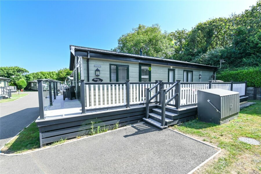 New Forest Lodge Retreat, Shorefield Country Park, Downton, Hampshire, SO41 0LH