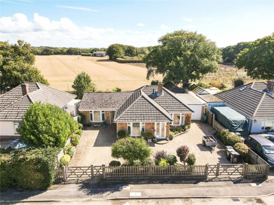 Mallard Close, Hordle, Lymington, Hampshire, SO41 0FH