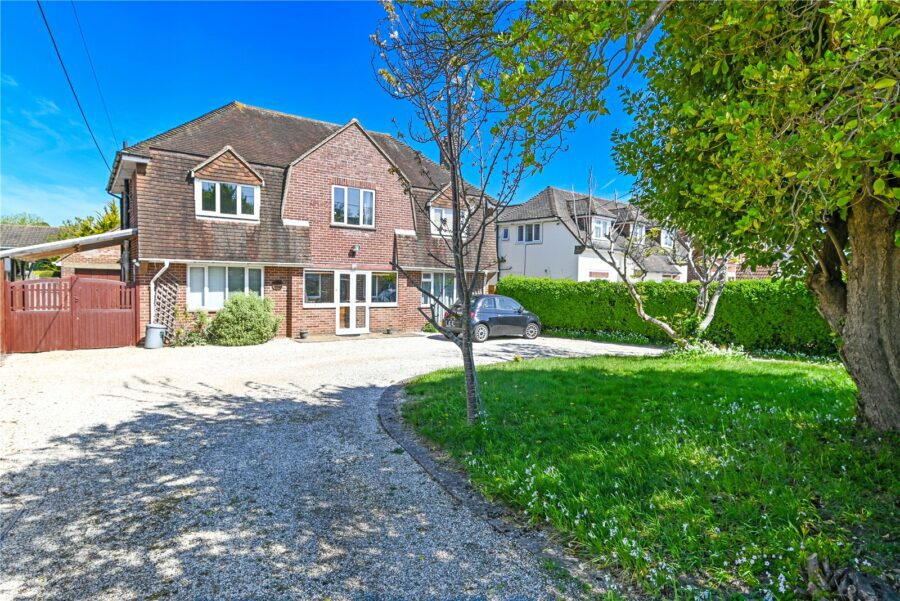 Manor Road, New Milton, Hampshire, BH25 5EW