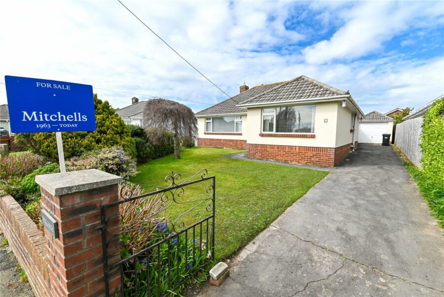 Southern Lane, Barton On Sea, Hampshire, BH25 7JA