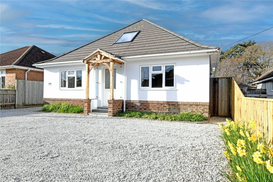 Lodge Road, Pennington, Lymington, Hampshire, SO41 8HH