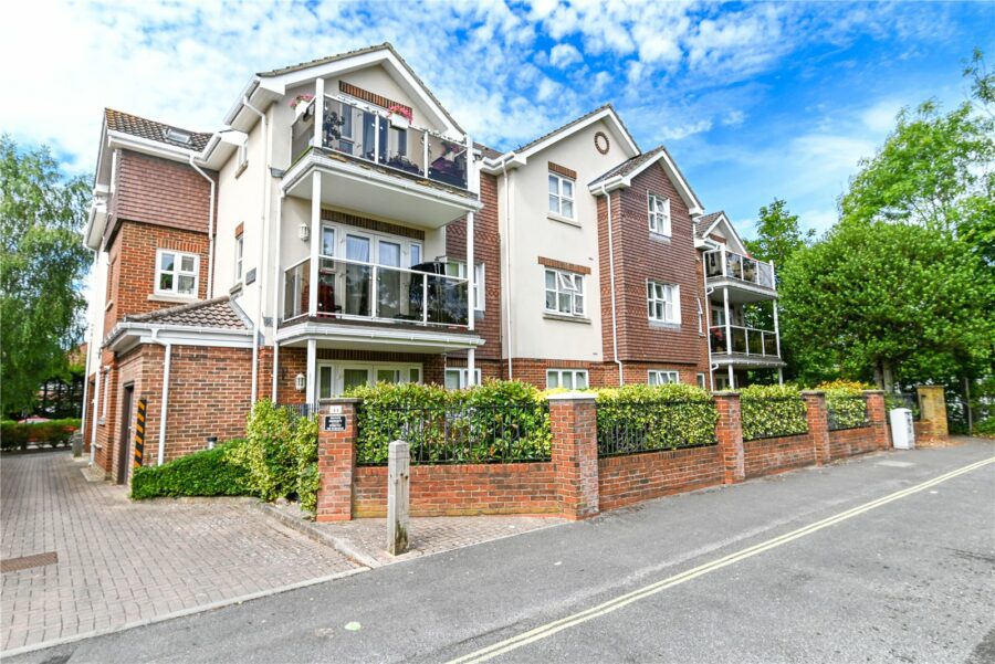 Elizabeth House, 44 Whitefield Road, New Milton, Hampshire, BH25 6AN