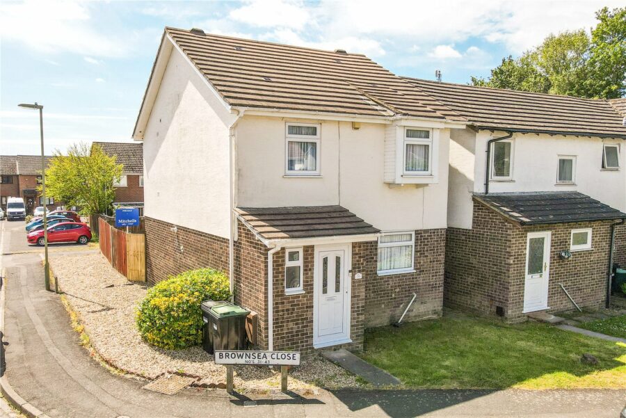 Brownsea Close, New Milton, Hampshire, BH25 5UG