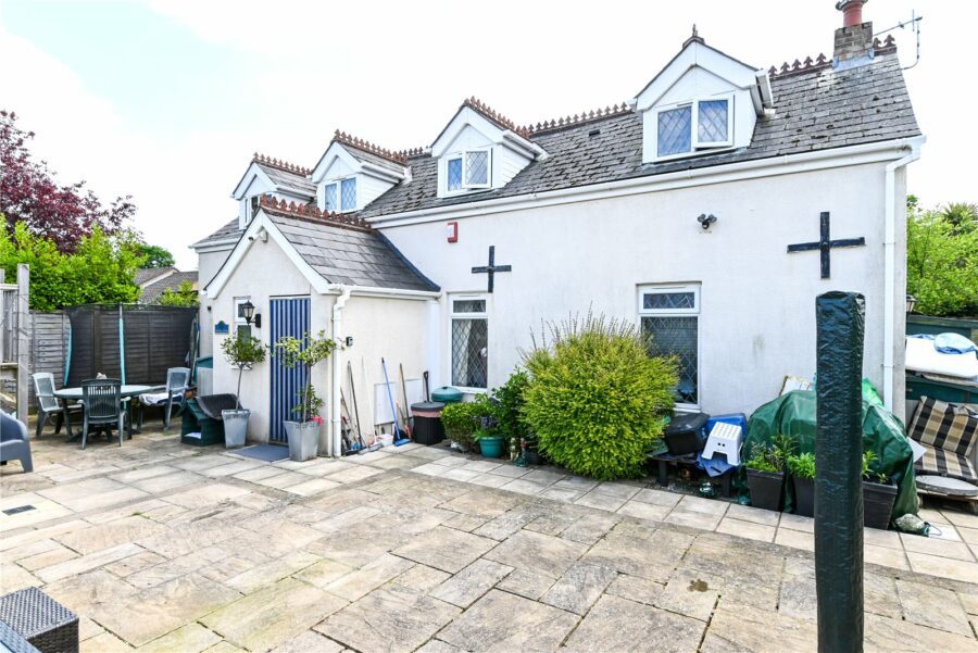Oak Road, New Milton, Hampshire, BH25 5BE