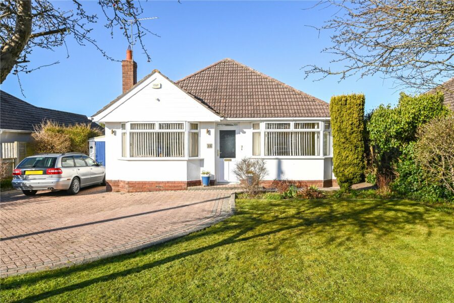 Seafield Road, Barton on Sea, New Milton, Hampshire, BH25 7JR