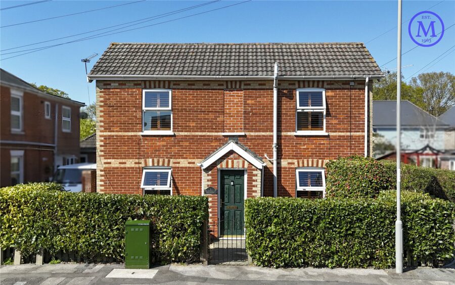 Glenville Road, Walkford, Christchurch, Dorset, BH23 5PY