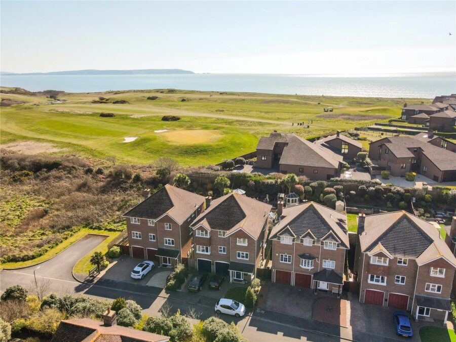 Willow Walk, Barton on Sea, New Milton, Hampshire, BH25 7TL