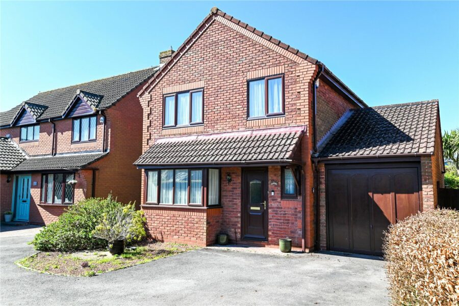 Rockbourne Gardens, Barton On Sea, New Milton, Hampshire, BH25 7SU