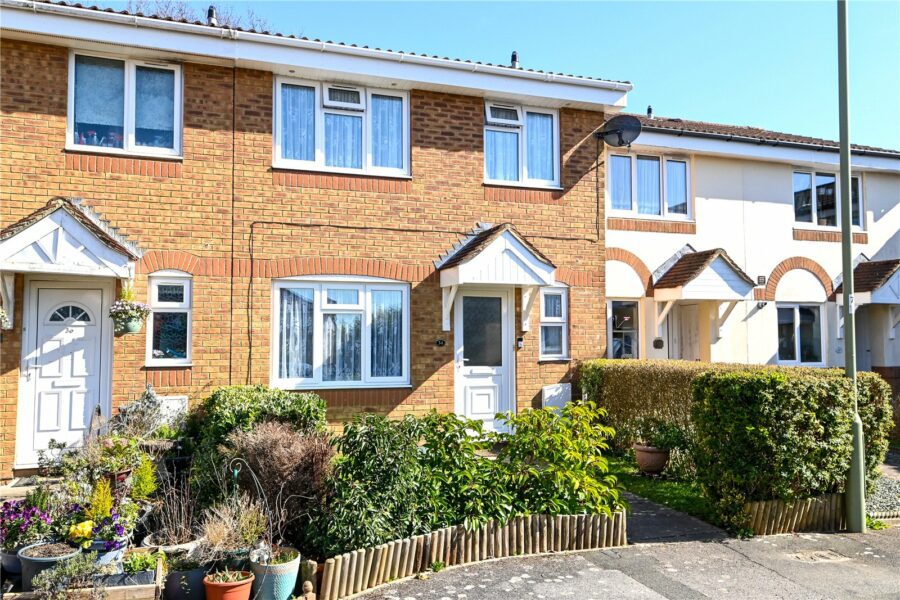 Antler Drive, New Milton, Hampshire, BH25 5GG