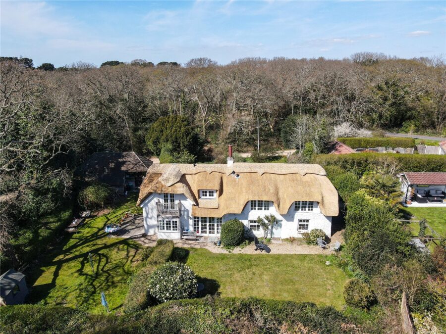 Barton Common Lane, Barton On Sea, New Milton, Hampshire, BH25 5PS
