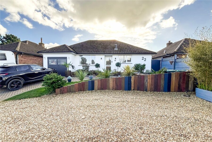 Barton Drive, Barton on Sea, New Milton, Hampshire, BH25 7JJ