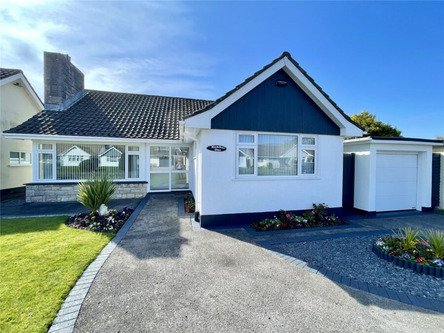 Colemere Gardens, Highcliffe On Sea, Christchurch, Dorset, BH23 5AS