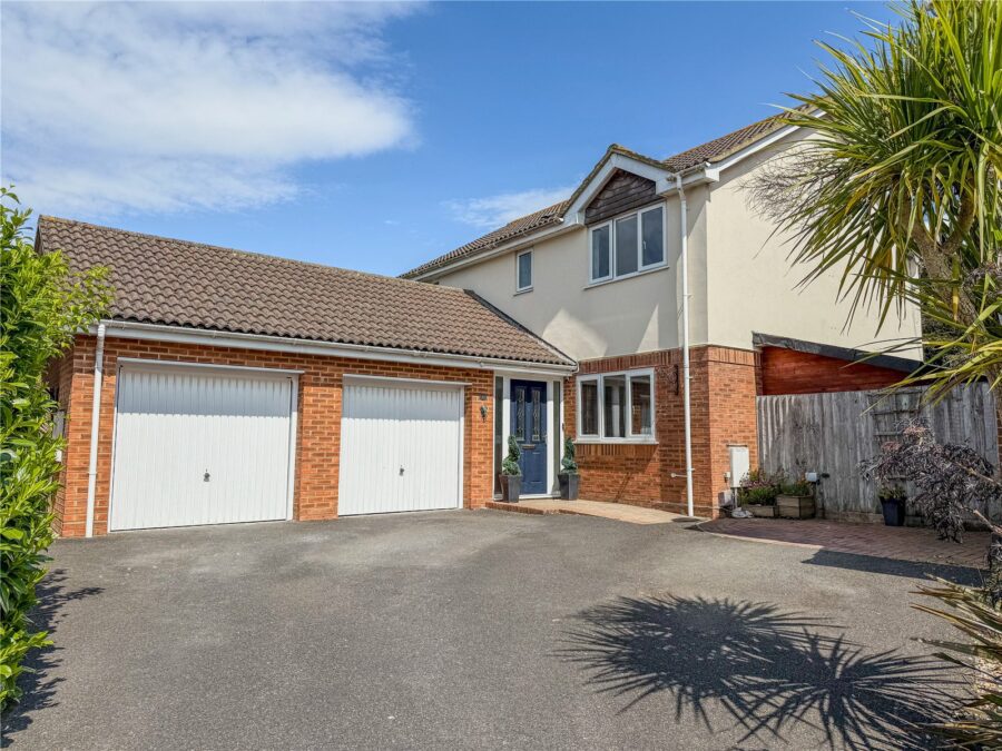 Thistle Close, Highcliffe On Sea, Christchurch, Dorset, BH23 4UP