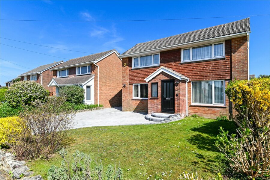 Three Acre Drive, Barton on Sea, New Milton, Hampshire, BH25 7LQ