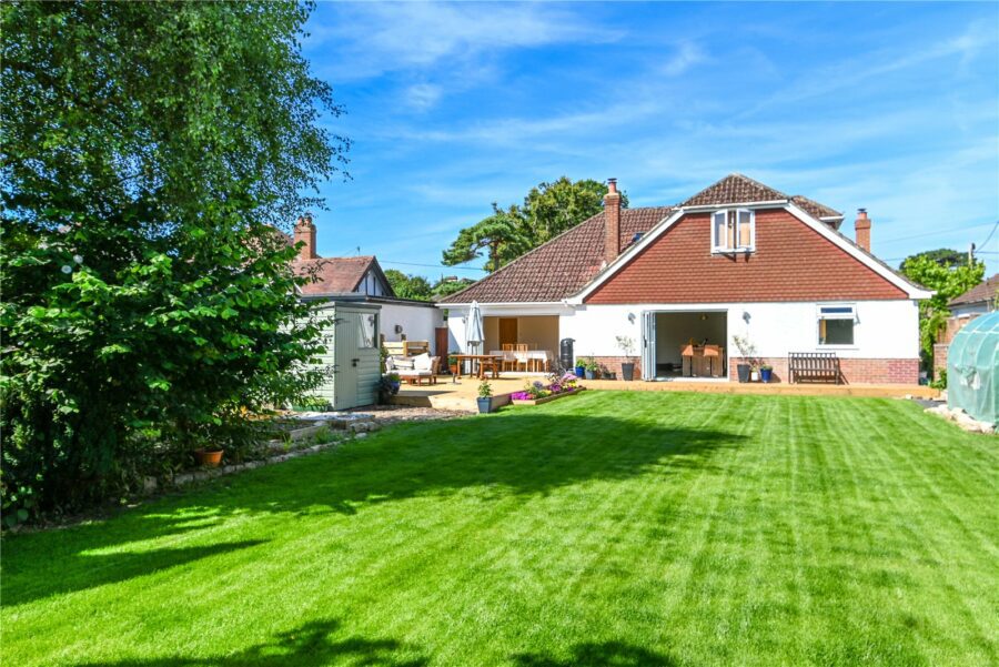 Fernhill Road, New Milton, Hampshire, BH25 5JZ