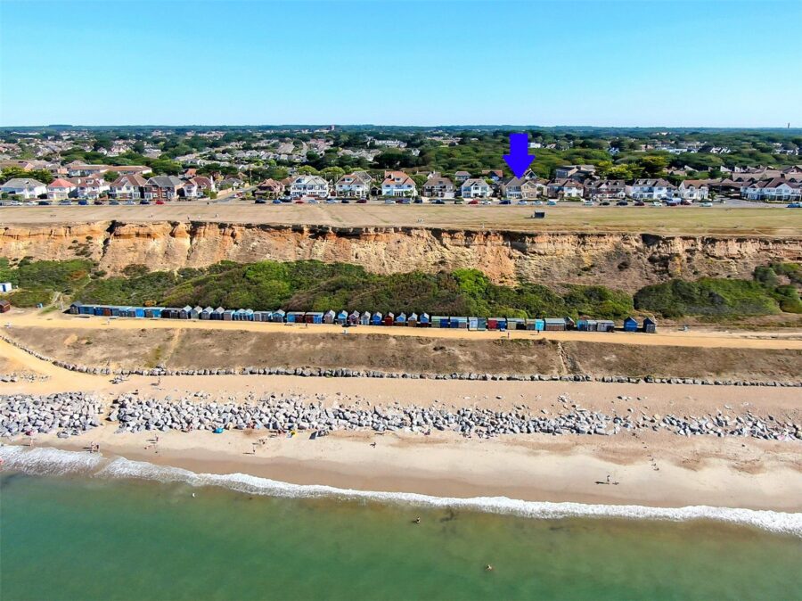 Marine Drive East, Barton on Sea, New Milton, Hampshire, BH25 7DX