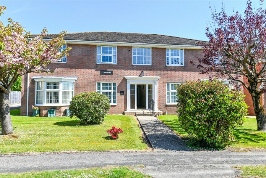 Trevone, Herbert Road, New Milton, Hampshire, BH25 6BX