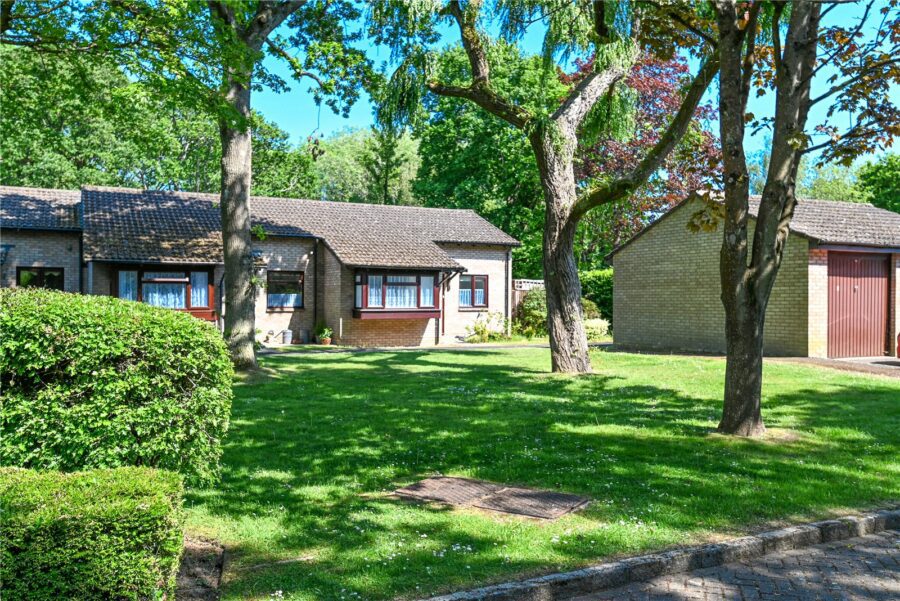Baden Close, New Milton, Hampshire, BH25 5PF