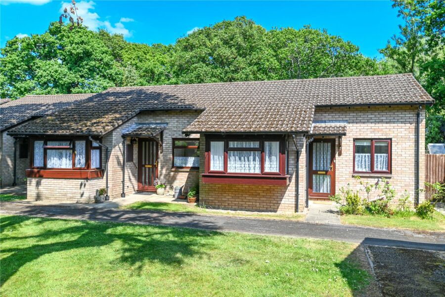 Baden Close, New Milton, Hampshire, BH25 5PF