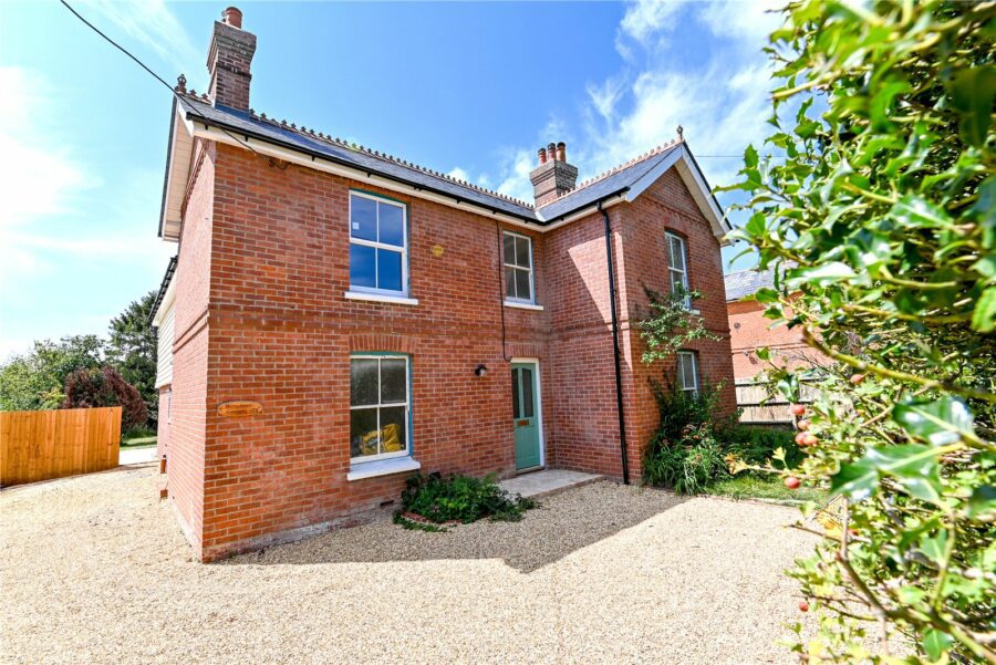 Everton Road, Hordle, Lymington, Hampshire, SO41 0HB