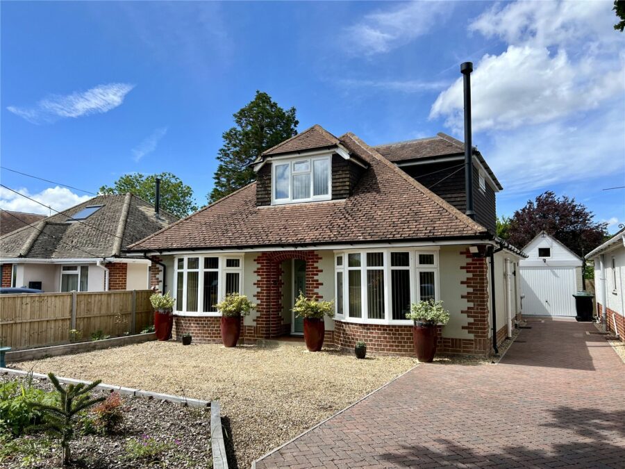Avenue Road, Walkford, Christchurch, Dorset, BH23 5QH
