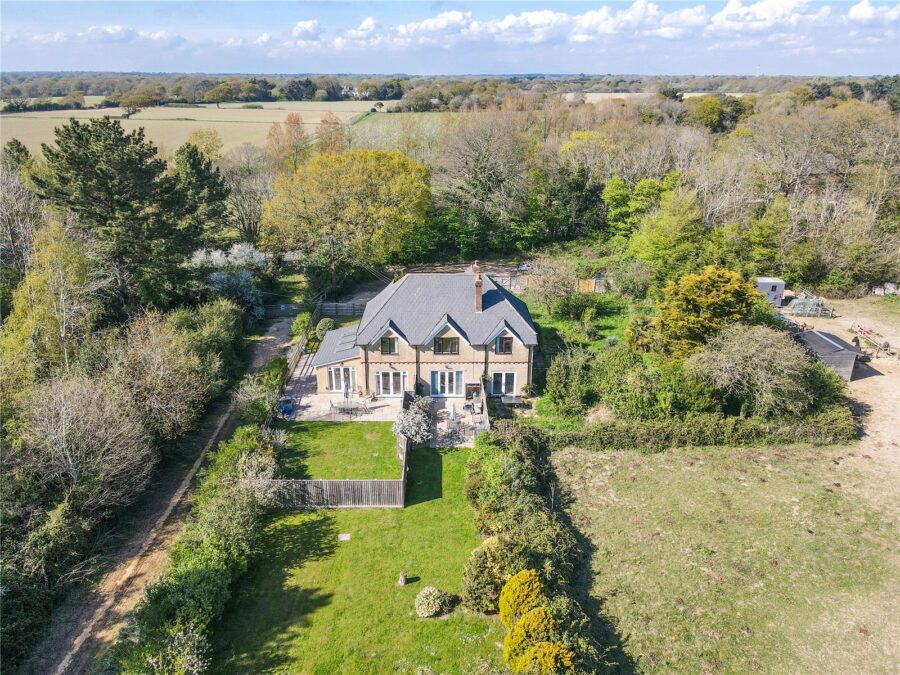 Downton Manor Farm Cottages, Christchurch Road, Downton, Hampshire, SO41 0LB