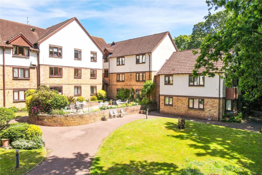 Barrs Avenue, New Milton, Hampshire, BH25 5GQ