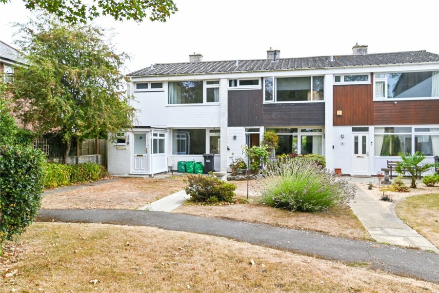The Fairway, Barton on Sea, New Milton, Hampshire, BH25 7AP
