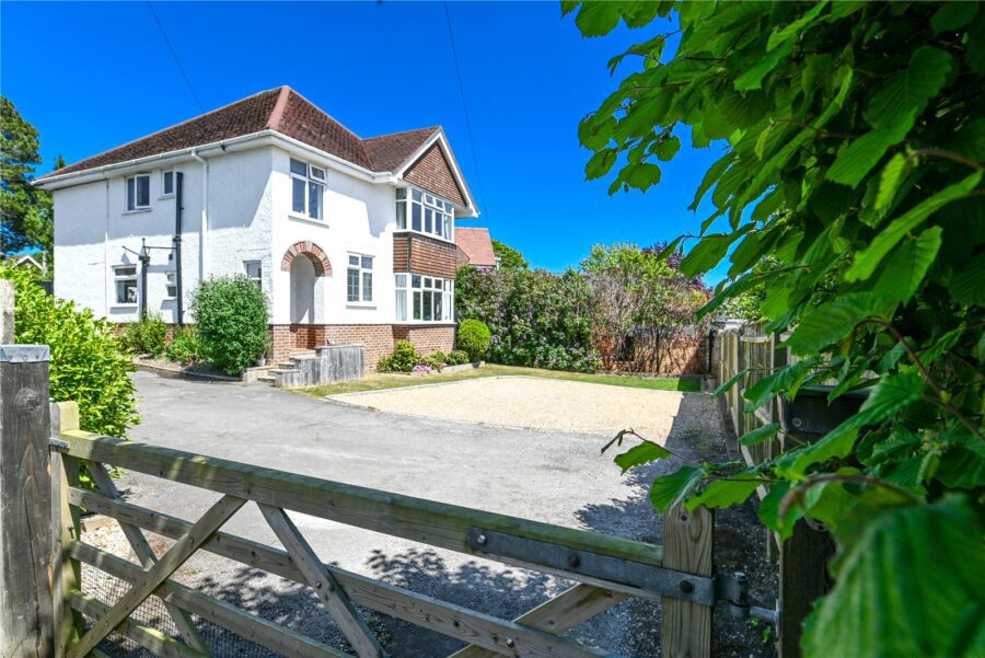 Barton Court Avenue, Barton on Sea, New Milton, Hampshire, BH25 7ET