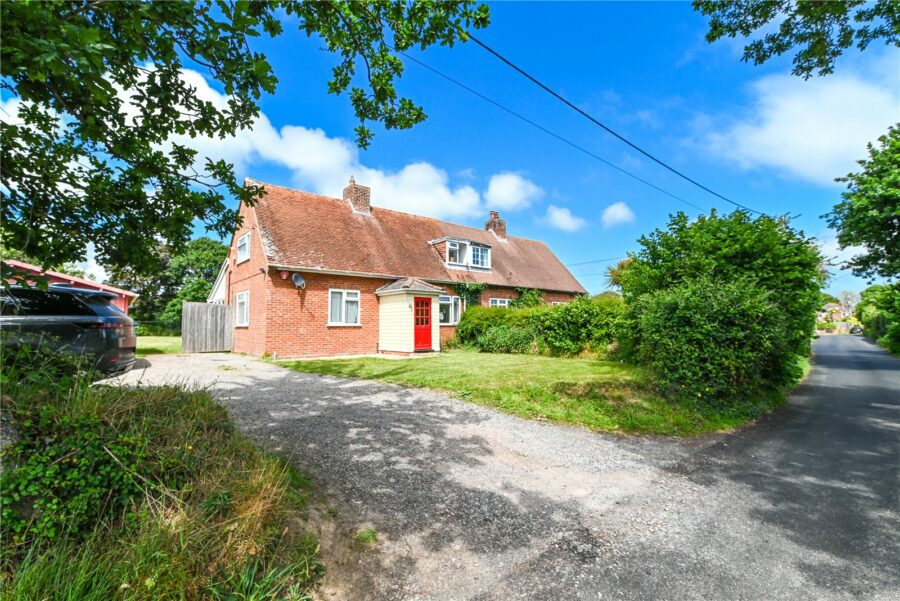 Frys Lane, Everton, Lymington, Hampshire, SO41 0JY