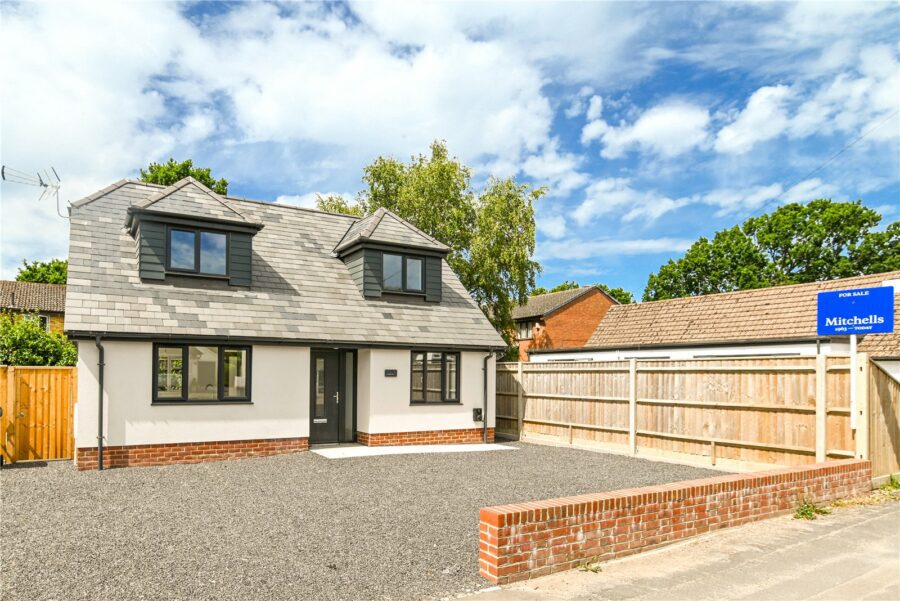 Everton Road, Hordle, Lymington, Hampshire, SO41 0FF