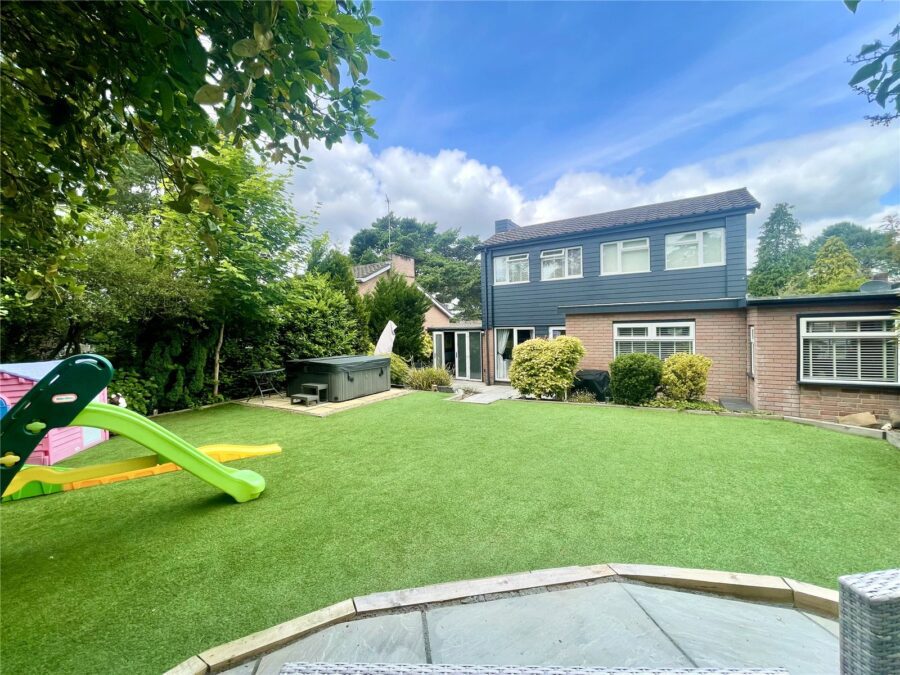 Lynton Crescent, Christchurch, Dorset, BH23 2SD
