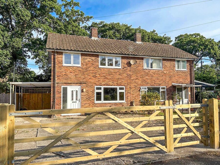 Tebourba Cottages, Station Road, Sway, Hampshire, SO41 6BG