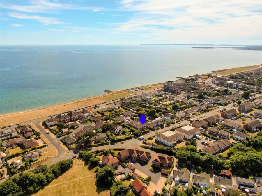 Grove Gardens, Barton on Sea, New Milton, Hampshire, BH25 7HJ