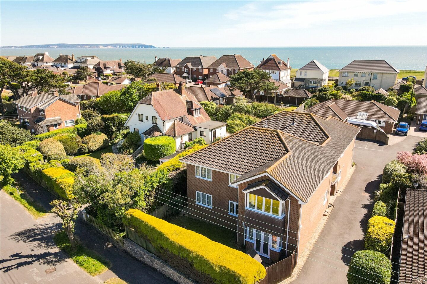 Grove Gardens, Barton on Sea, New Milton, Hampshire, BH25 7HJ