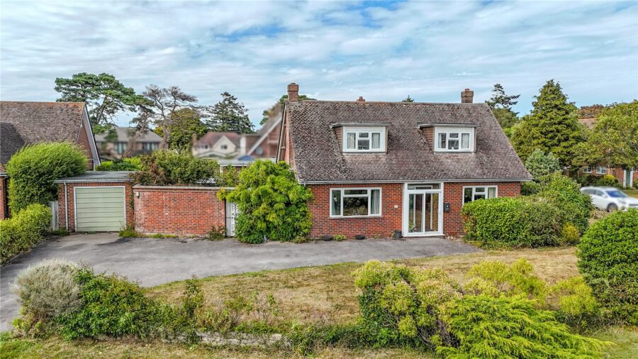 Waterford Gardens, Highcliffe On Sea, Christchurch, Dorset, BH23 5DP