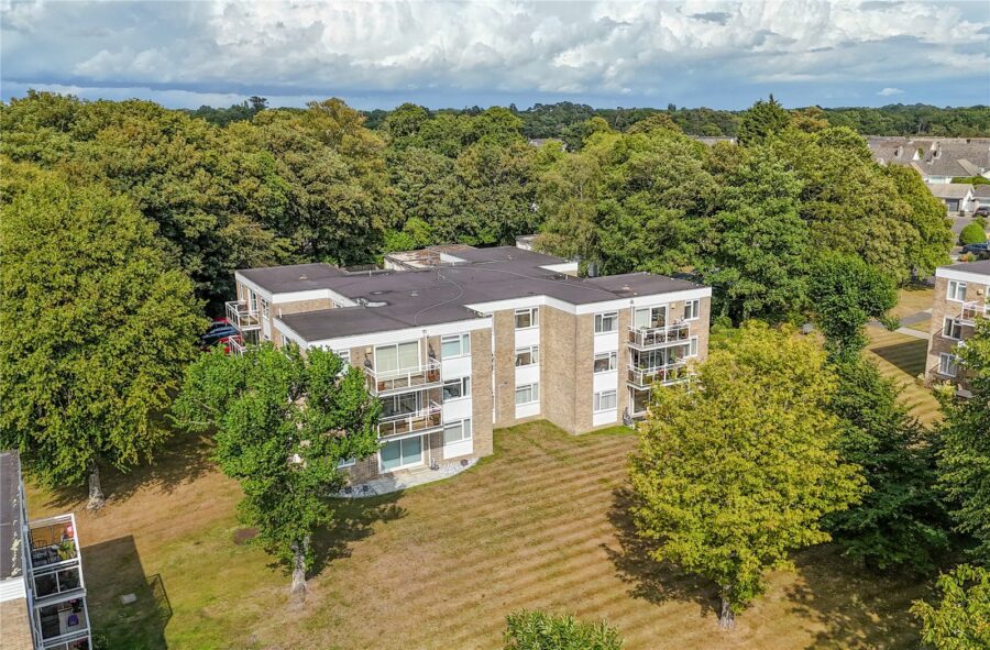 Earlsdon Way, Highcliffe On Sea, Christchurch, Dorset, BH23 5TB