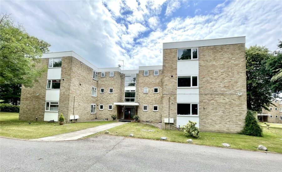 Earlsdon Way, Highcliffe On Sea, Christchurch, Dorset, BH23 5TB