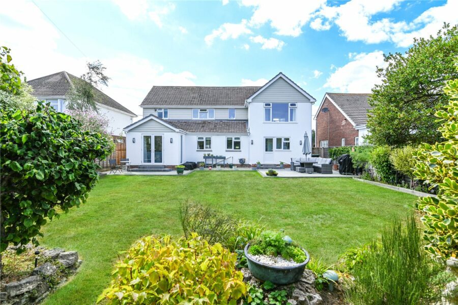 Barton Drive, Barton on Sea, New Milton, Hampshire, BH25 7JL