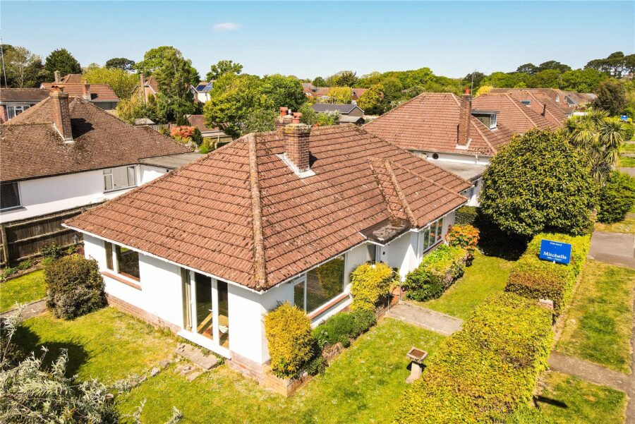 Leigh Road, New Milton, Hampshire, BH25 5JY
