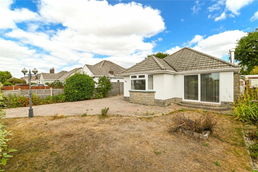 Longfield Road, Hordle, Lymington, Hampshire, SO41 0HH