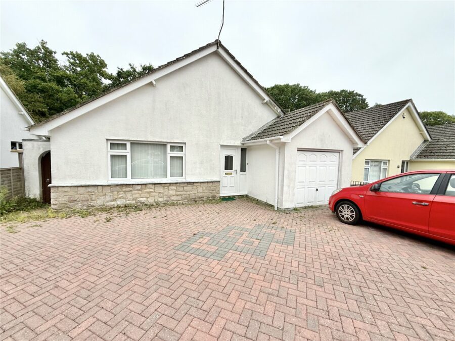 Merley Drive, Highcliffe On Sea, Christchurch, Dorset, BH23 5BW