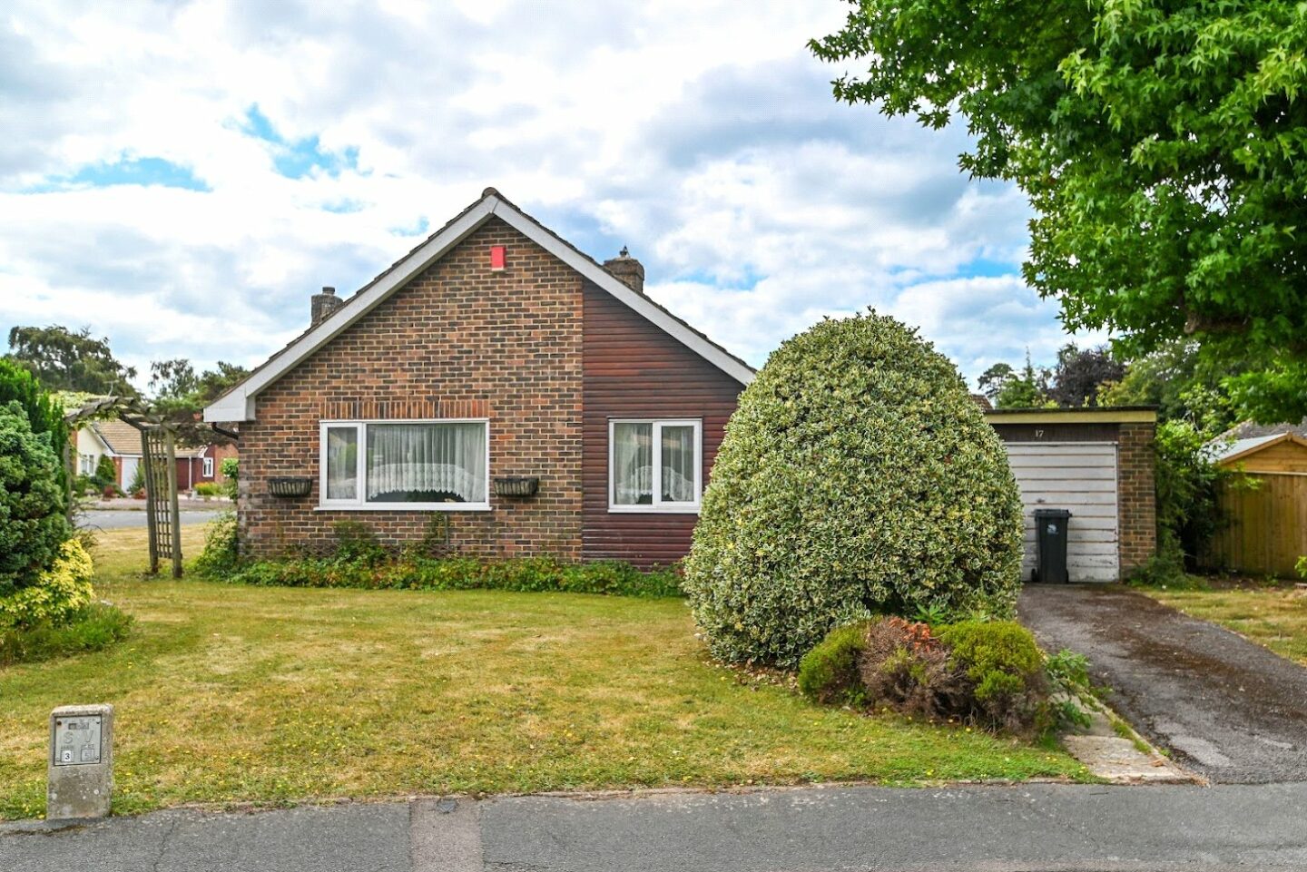 Holmhurst Avenue, Highcliffe On Sea