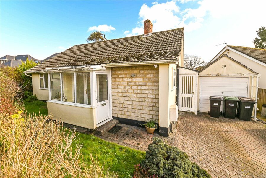 Barton Drive, Barton on Sea, New Milton, Hampshire, BH25 7JJ