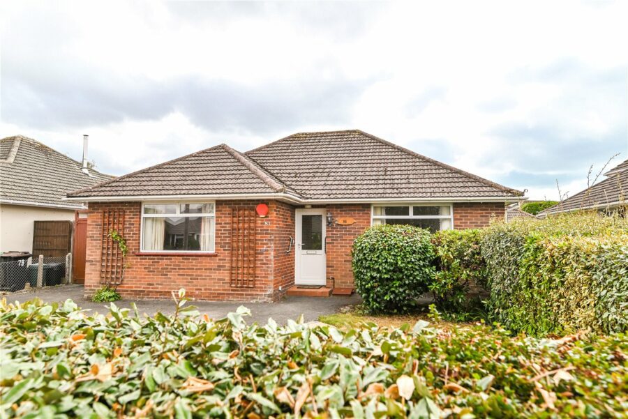 Barton Drive, Barton on Sea, New Milton, Hampshire, BH25 7JH