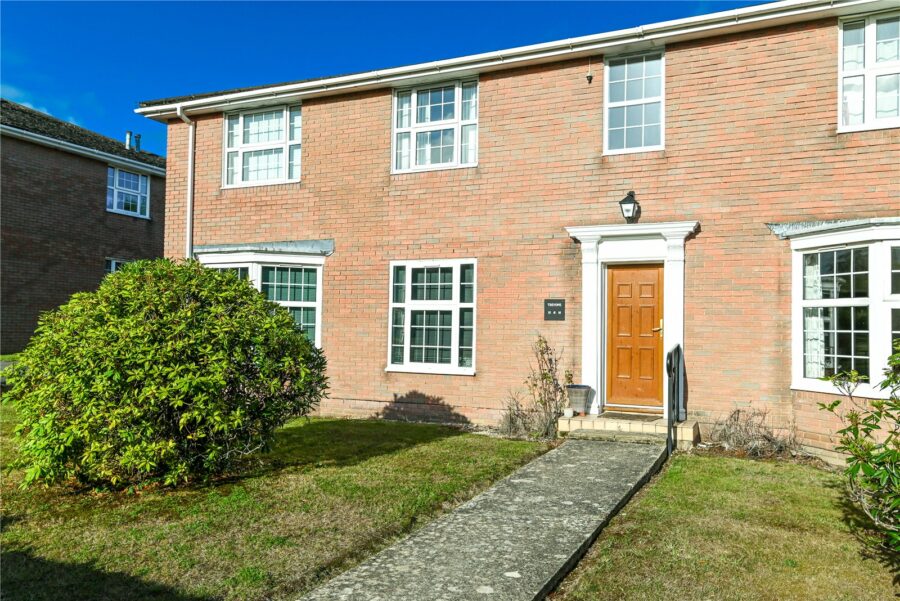 Trevone, Herbert Road, New Milton, Hampshire, BH25 6BX