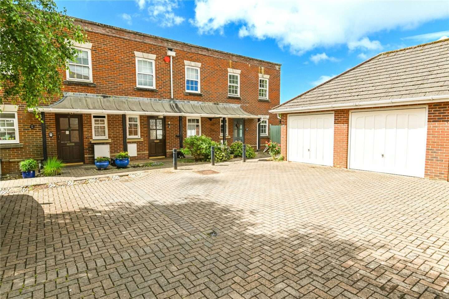 Atkinson Close, Barton on Sea, New Milton, Hampshire, BH25 7FF