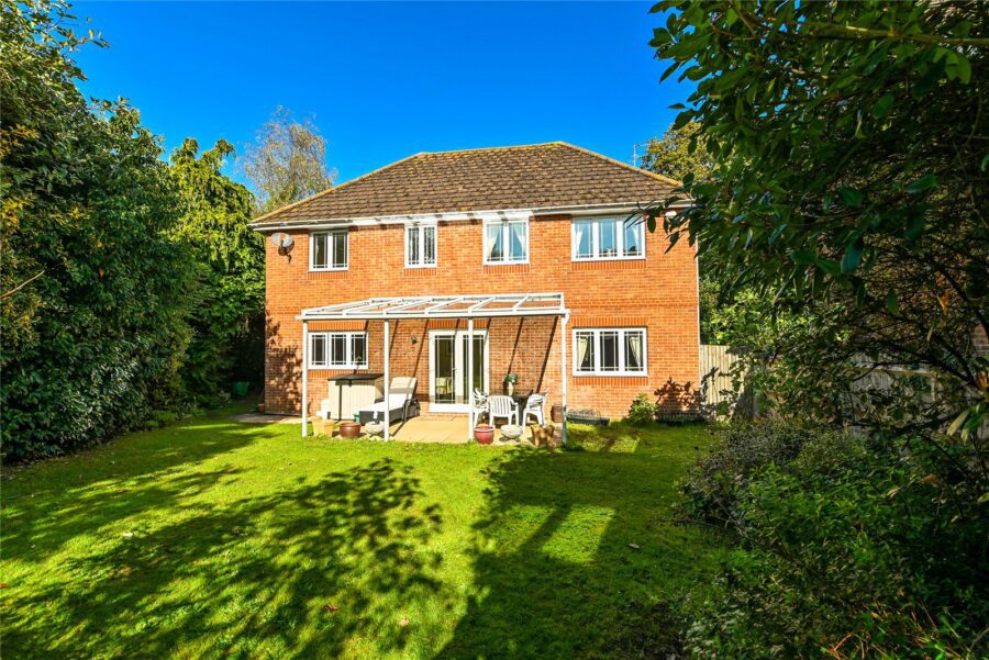 Lake Grove Road, New Milton, Hampshire, BH25 5LA