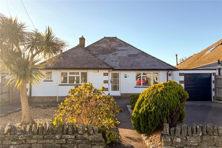 Seafield Close, Barton on Sea, New Milton, Hampshire, BH25 7HR